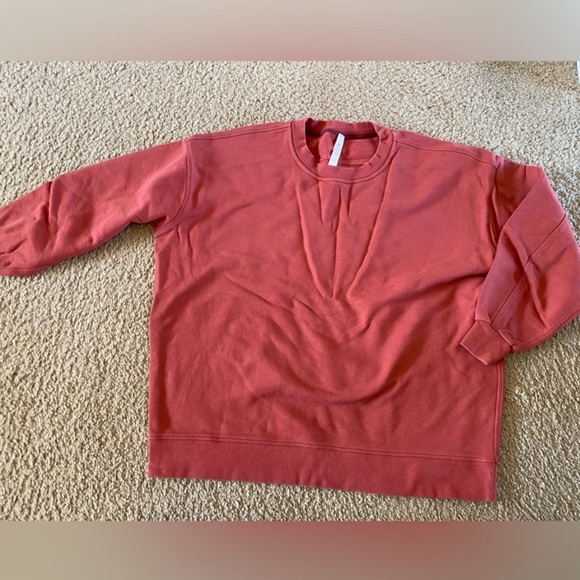 Lululemon Perfectly Oversized Crew Soft Cranberry Size 10 - Picture 3 of 6